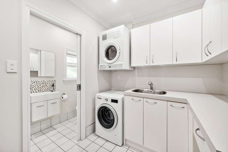 534 Broadway Strathmore Park_10