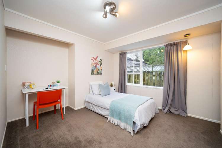 12 Newnham Court Tawa_16