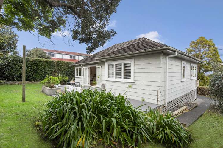 1/12 Craigbank Avenue New Lynn_16