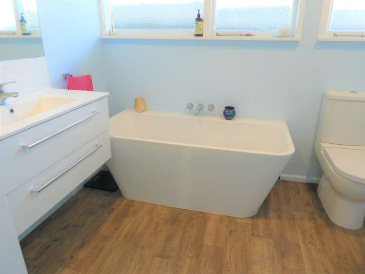 66 Woolley Street Avondale_13