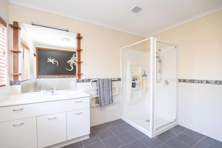 13 Harris Place Ngatea_25