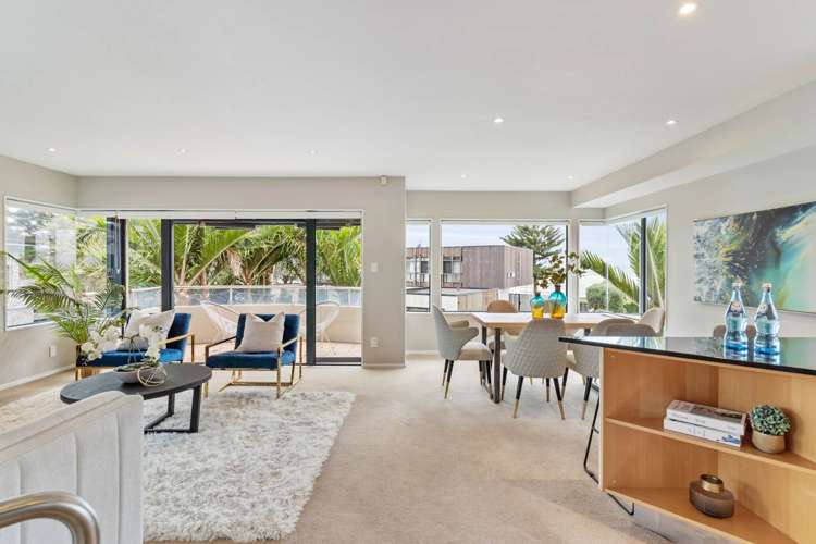 2/4 Rogers Avenue Eastern Beach_5