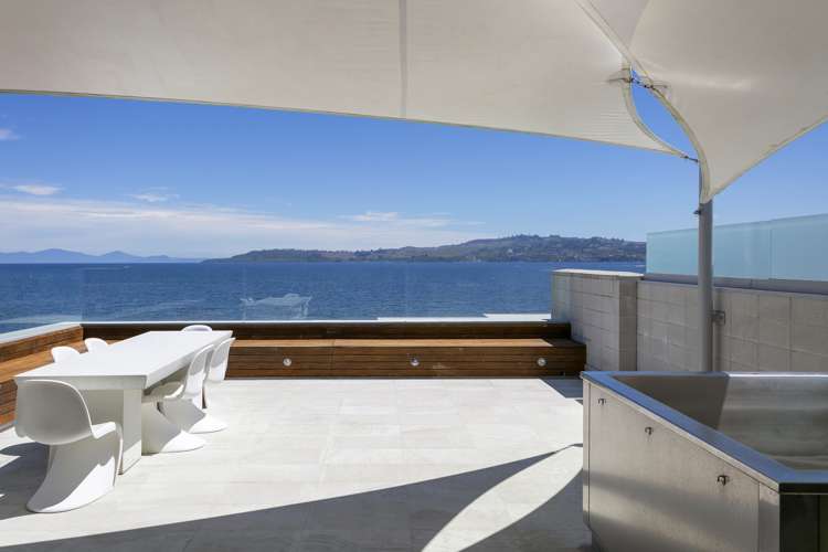 20/225 Lake Terrace Waipahihi_5