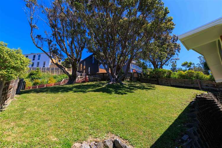 27 Fairburn Grove Johnsonville_17