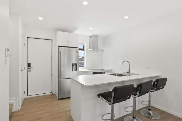 1/60 Hepburn Road Glendene_6