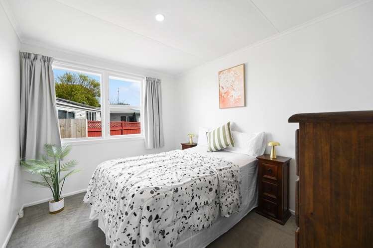 33 Garden Heights Avenue Glenview_13