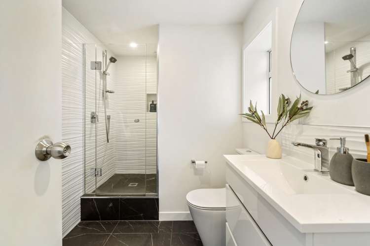 2/7 Walter Street Hauraki_12