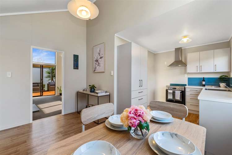 10 Chaucer Place Owhata_5