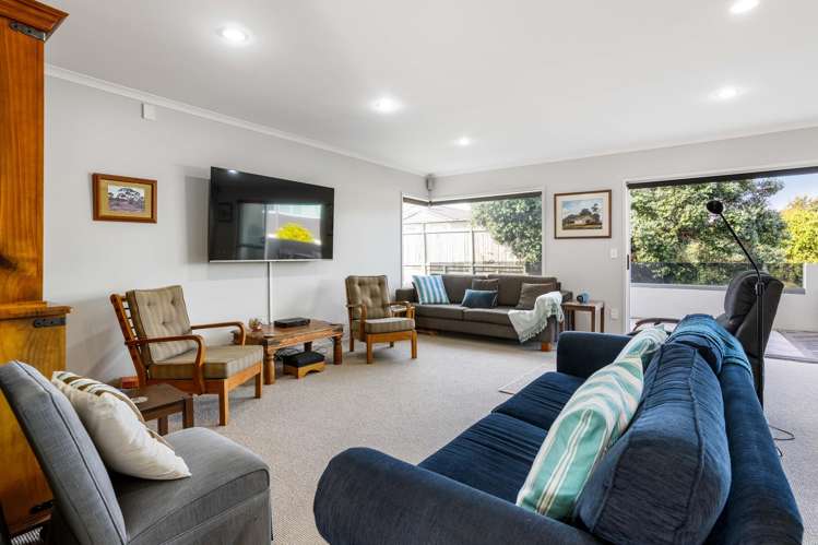 2/111 Hunt Road_3