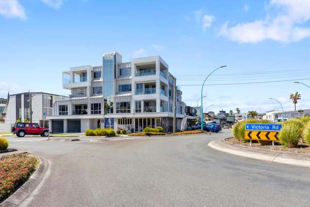 2/19 Victoria Road (The Cascades) Mt Maunganui_2