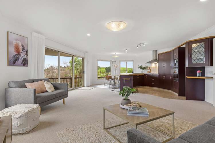 5b Sunshine Rise Raglan_6