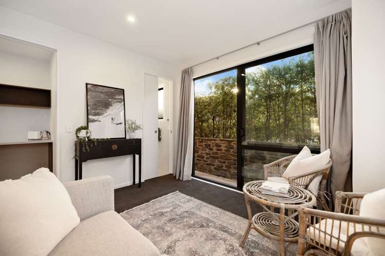 13 Falconer Rise Jacks Point_21