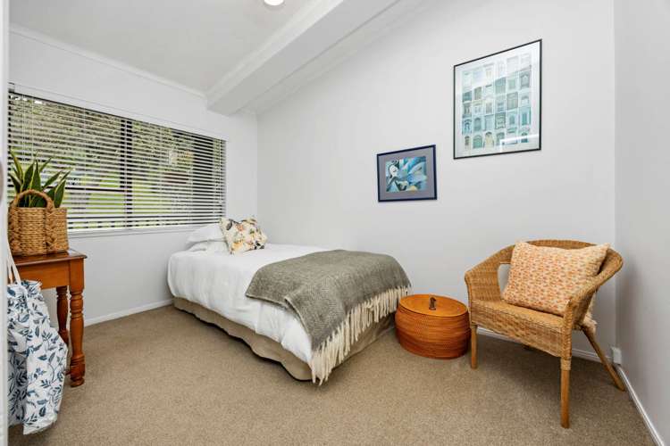 3 Telstar Place Beach Haven_11