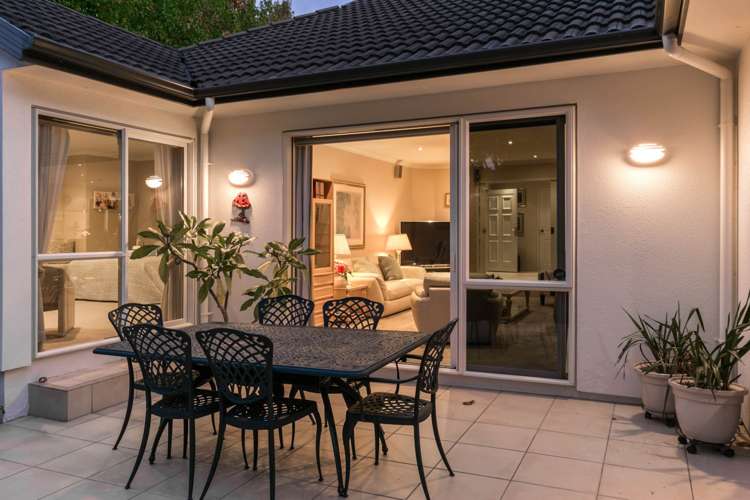 2 Manon Crescent Greenhithe_6