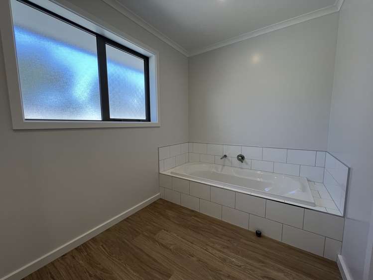 48 Geoff Geering Drive Netherby_12