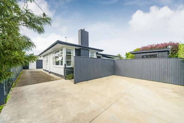 Lovely home with great garage