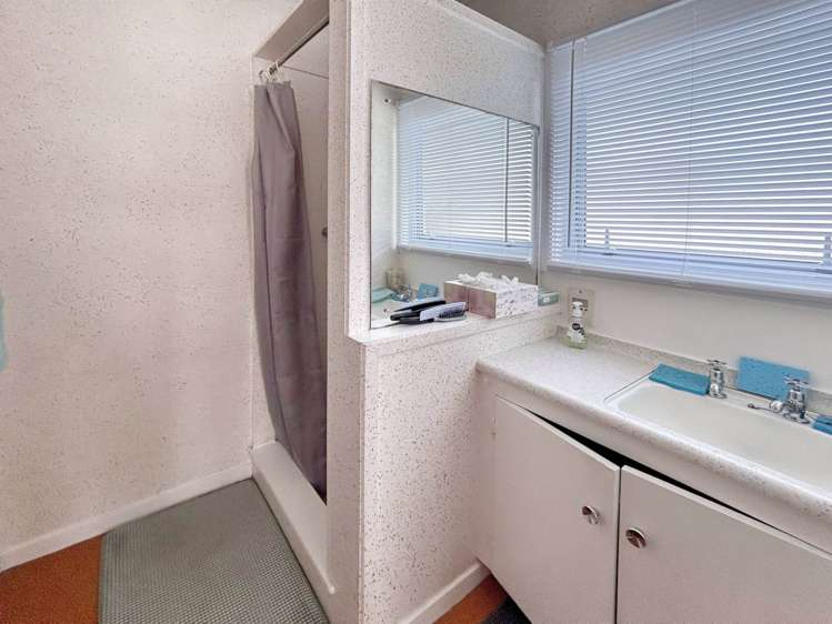 25 McIntyre Road Mangere Bridge_13