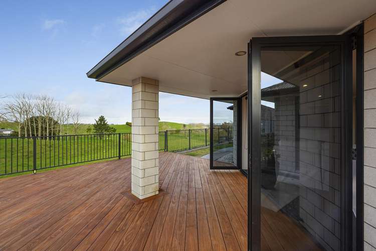 15 Carlingford Rise Dinsdale_17