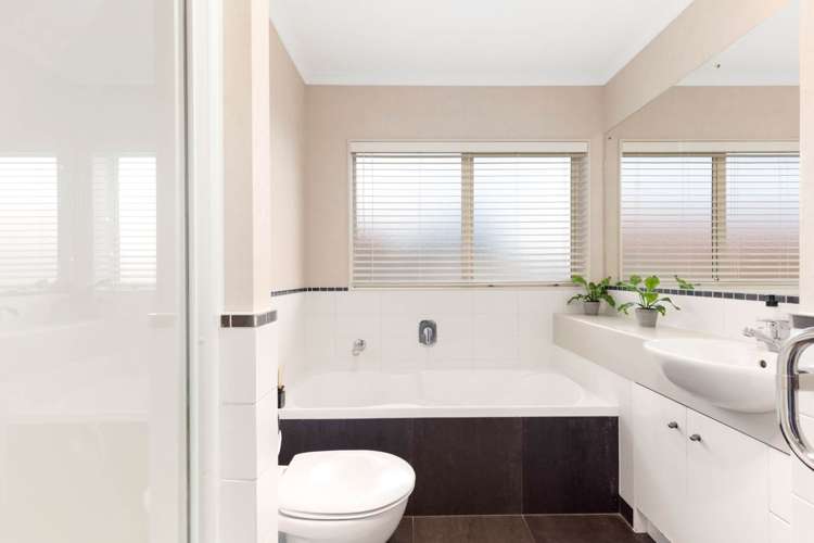 19 Belfry Place Wattle Downs_14