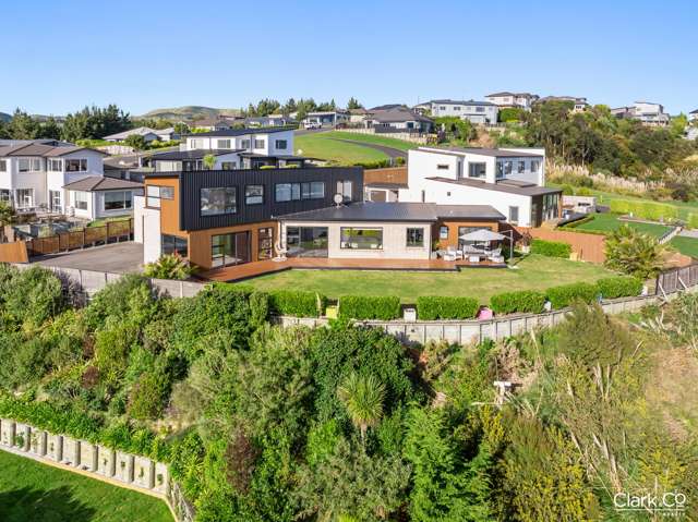 LUXURIOUS FAMILY LIVING