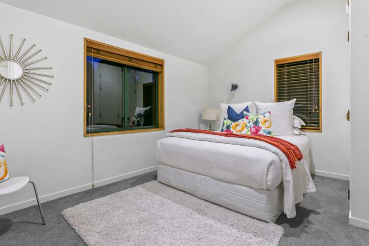 35 Isobel Road Greenhithe_20