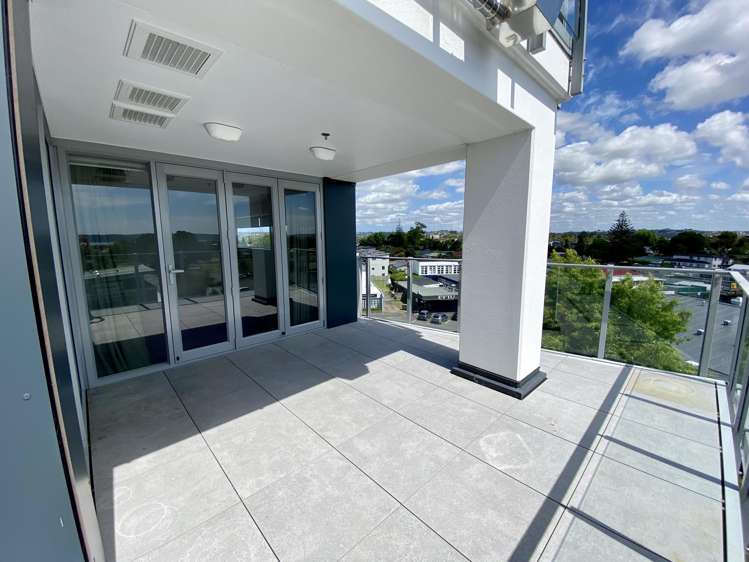 4D/84 Gunner Drive Te Atatu Peninsula_17