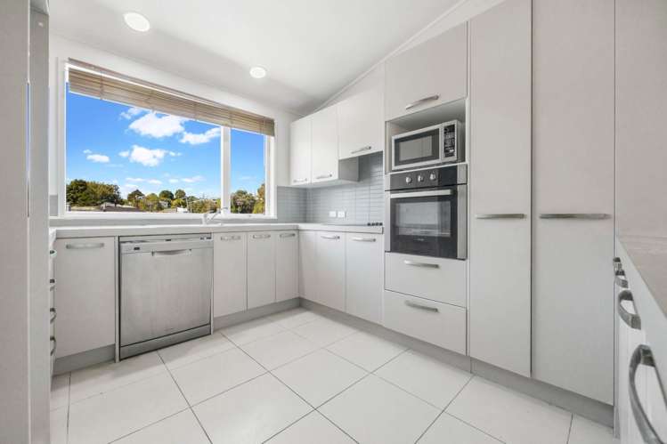 38 Sheridan Drive New Lynn_5