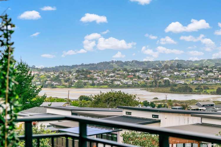 54 Ascension Crescent Orewa_1