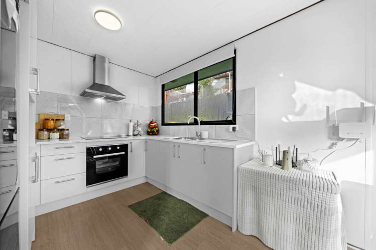 1/233 Glengarry Road Glen Eden_14