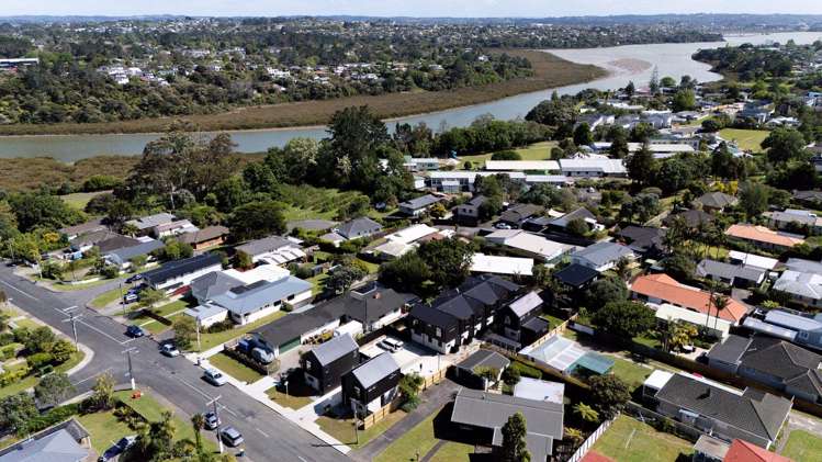 9/109 Taikata Road Te Atatu Peninsula_7