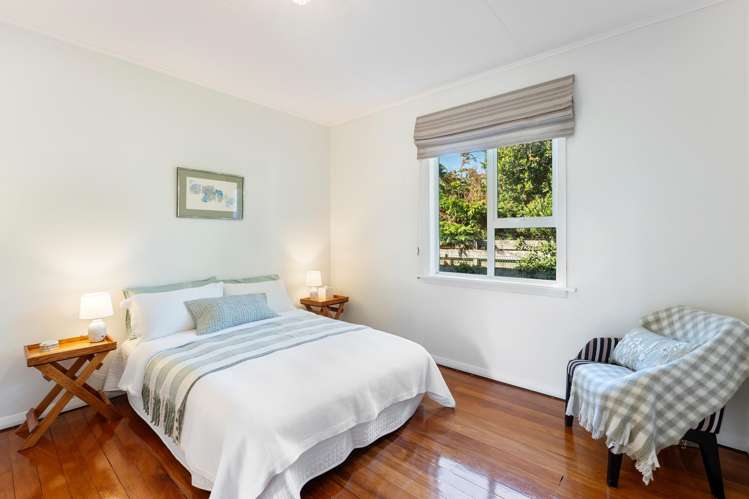 8 Manuka Street Otaki Beach_13