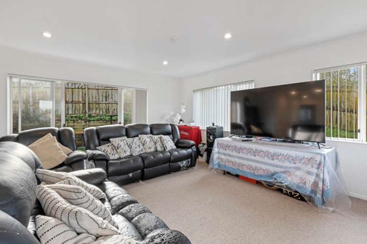 11 Whitshire Mews Massey_2