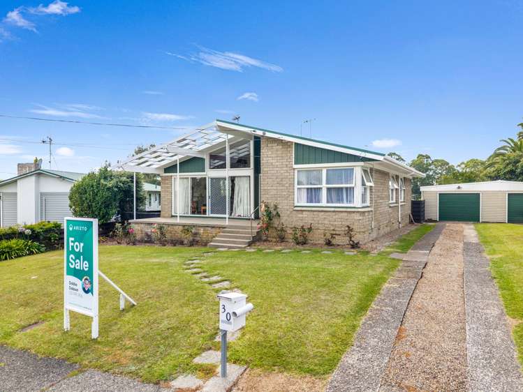 30 Garden Heights Ave Glenview_1