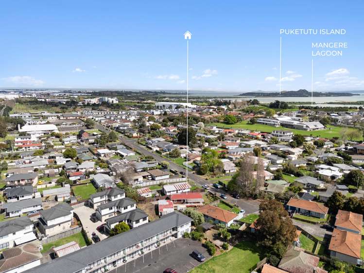 15 Kambalda Street Mangere Bridge_19