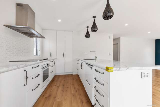 42 Accolage Boulevard Kumeu_2
