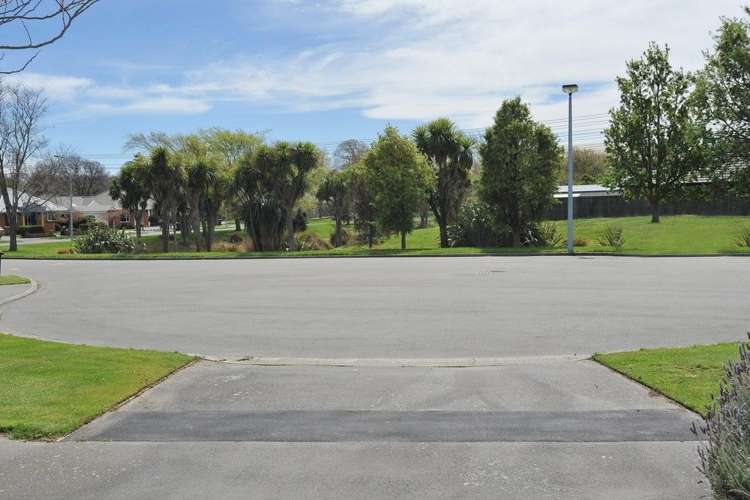 6 Kumai Place Sockburn_24