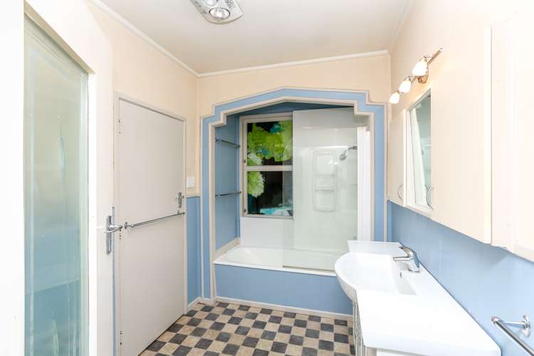 1252 Devon Road Sentry Hill_8