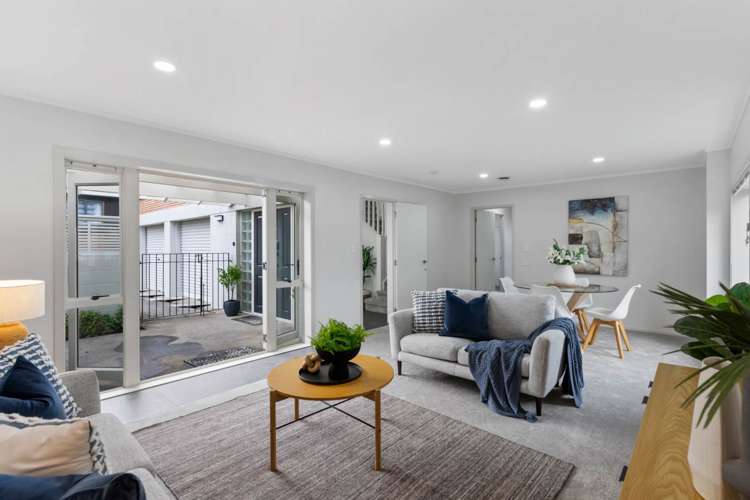 11 Theodora Place Mairangi Bay_23