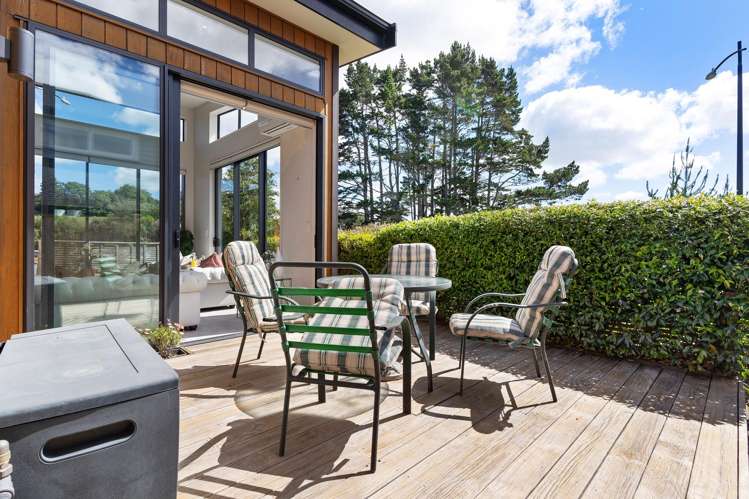 36 Matahae Drive Flat Bush_14