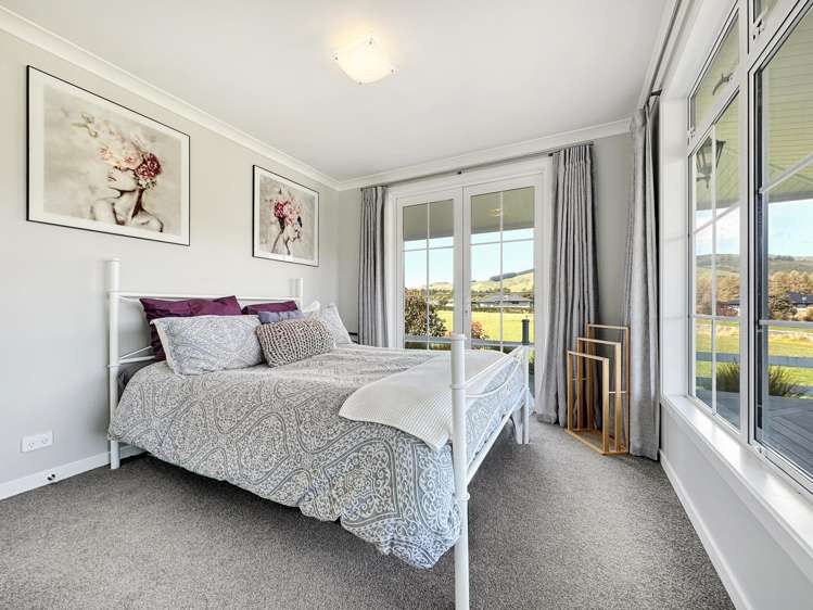 8 Pukatea Lane Kinloch_12