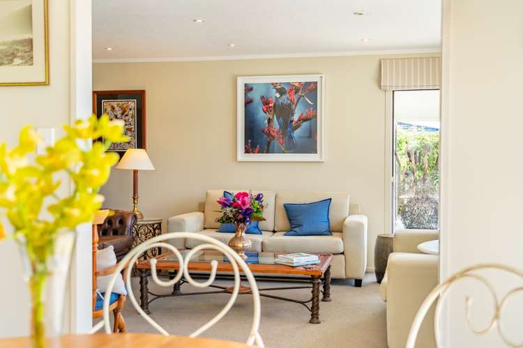 15 Longitude Place Whitby_15