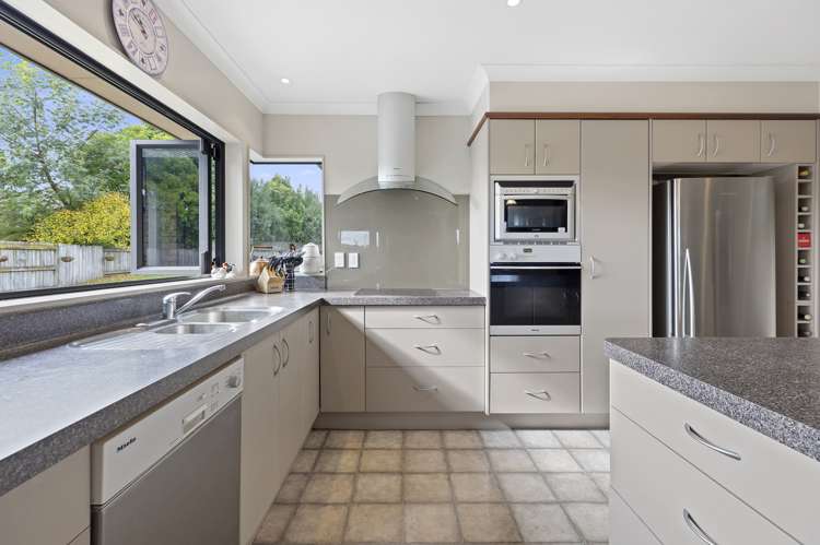 6 Honeysuckle Lane Ohauiti_7