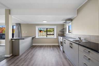 27 Hawkswood Street_3