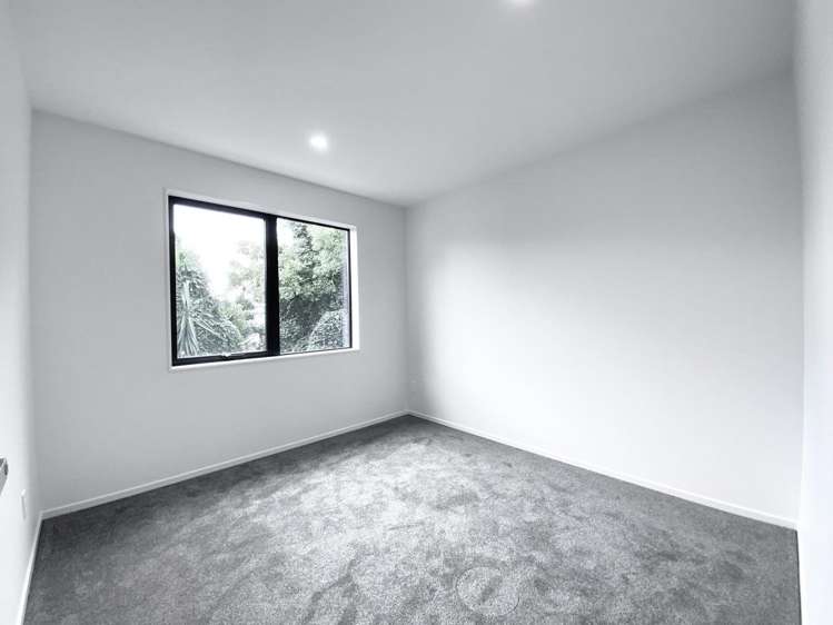 113A Luke Street East 10057_12