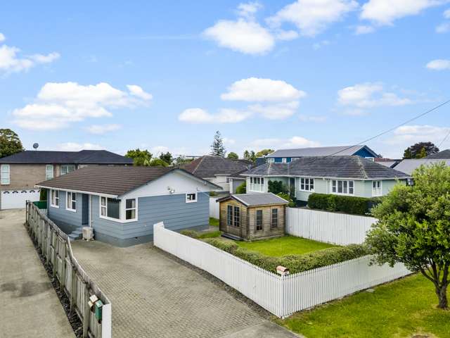 18 Rewarewa Road Te Atatu Peninsula_1