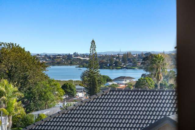 7/27 Carole Crescent Pakuranga Heights_2