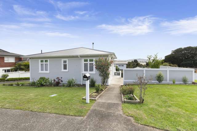Restored 3-Bed Bungalow with Views