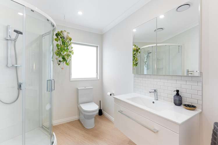 52 County Road Otaki_12