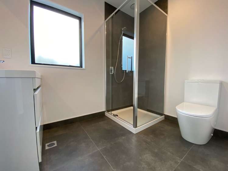 1/110 Kervil Avenue Te Atatu Peninsula_5