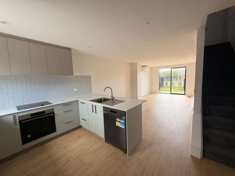 4/1 Scott Road 10695_2